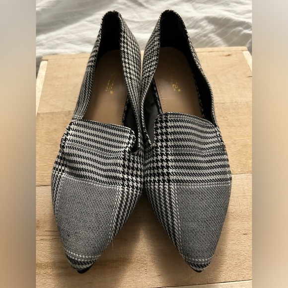 Shoedazzle Women Michelle Houndstooth Pattern Pearl Heeled Flats  Size US 8.5 - Picture 1 of 9
